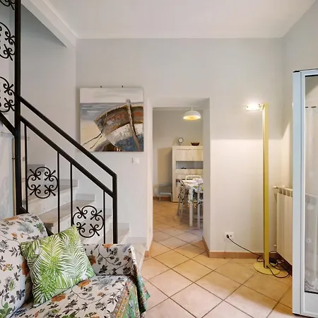 The Family Free Parking In * אלסיו